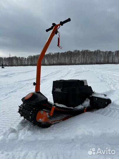 Мотосноуборд по глубокому снегу
