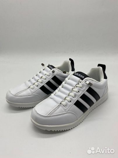 Кроссовки женские Adidas