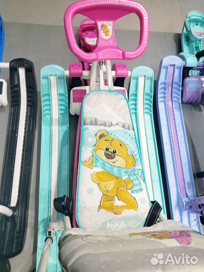 Снегокат с ручкой и колесами Ника Тимка мишка