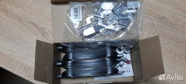 JZW698151AM Колодки тормозные передние Amarok