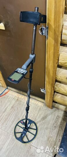Продам металлоискатель minelab equinox-800