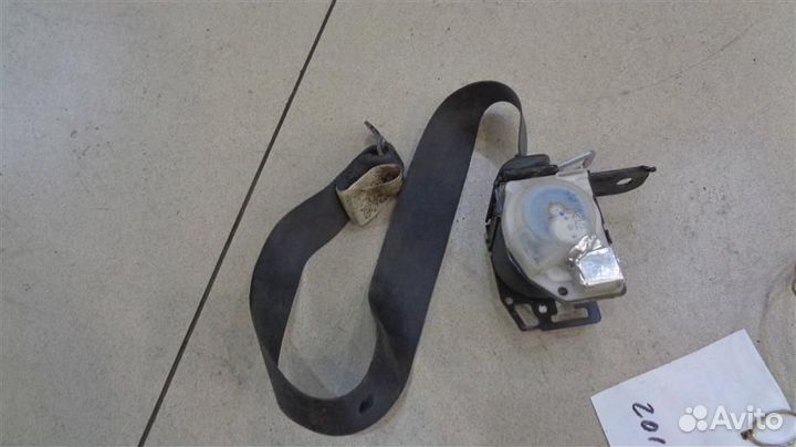 Ремень безопасности задний Toyota Corolla E150 20