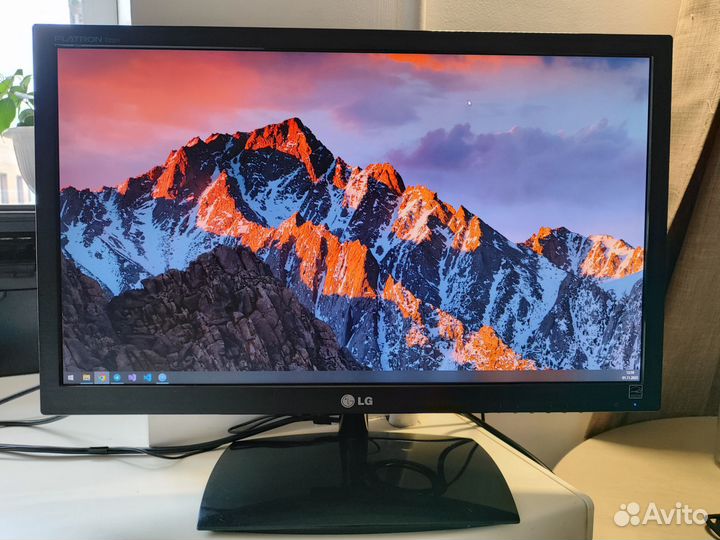 Монитор LG Flatron E2351