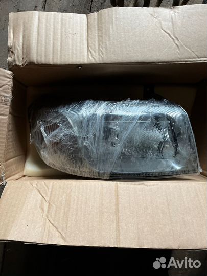 Фара правая Ford Transit