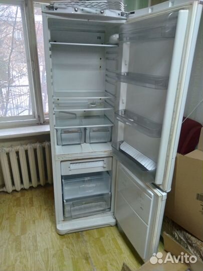 Холодильник Аристон