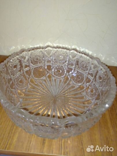 Хрустальная ваза круглая