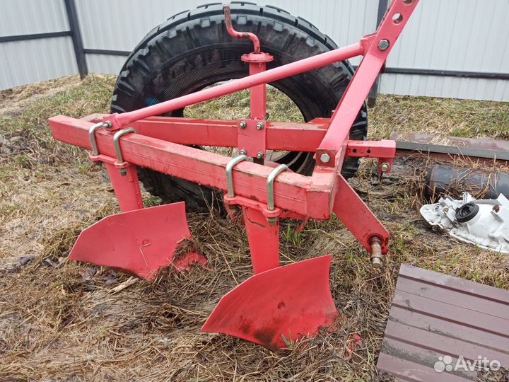 Плуг на минитрактор