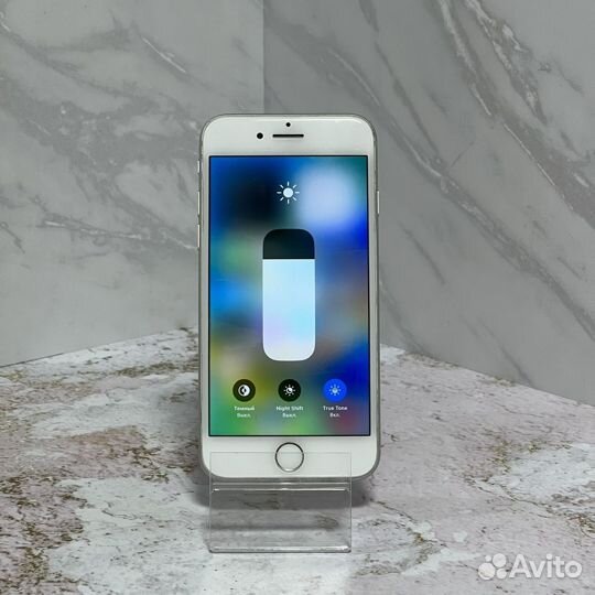 iPhone 8, 64 ГБ