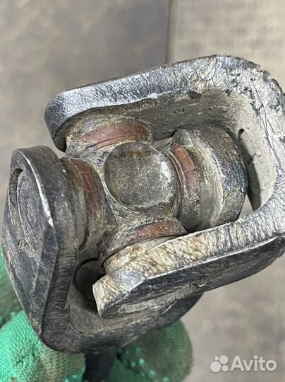 Рулевой промвал Toyota Hilux 7