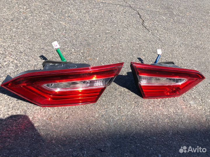 Задние фонари крышки багажника 2шт Toyota Camry 70