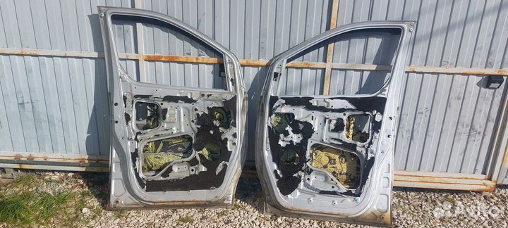 Двери и крылья на хендай гранд старекс