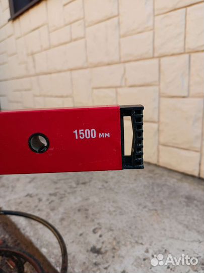 Уровень строительный