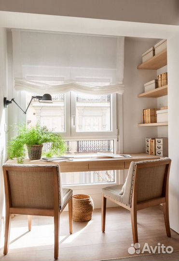 Рабочая зона у окна