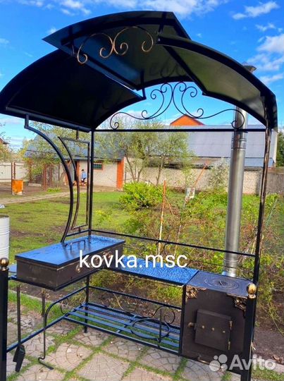 Мангал с крышей