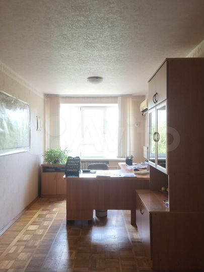 13 офисов на Малиновского, 278 м²