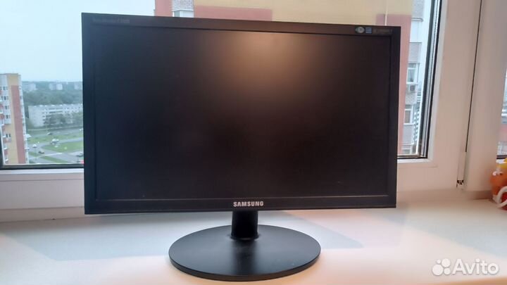 Монитор Samsung 20 дюймов E2020N