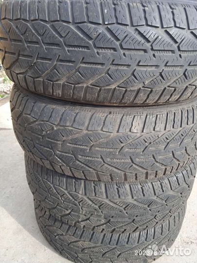 Kormoran Snow 215/60 R16 99H