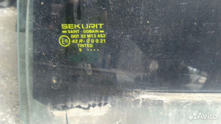 Стекло задней правой левой двери Ford Mondeo II