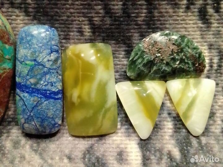 Змеевик, Хризоколла, Азурмалахит, Гидрогроссуляр