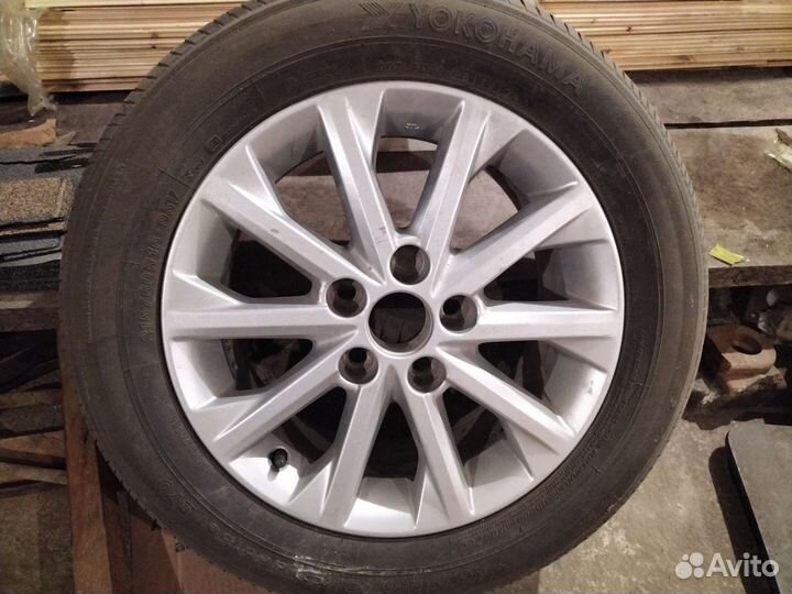 Колесо на toyota camry r 16