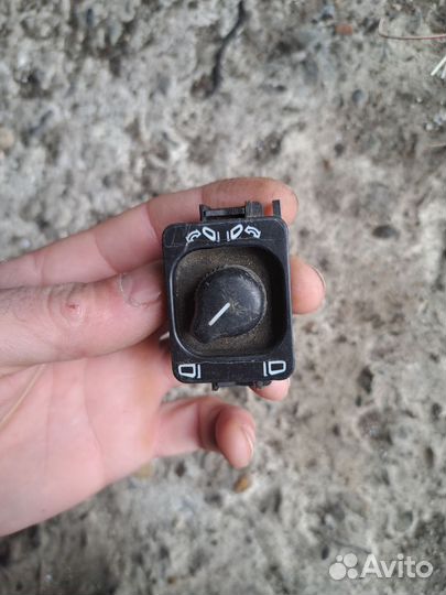 Кнопка регулировки зеркала Mercedes W140