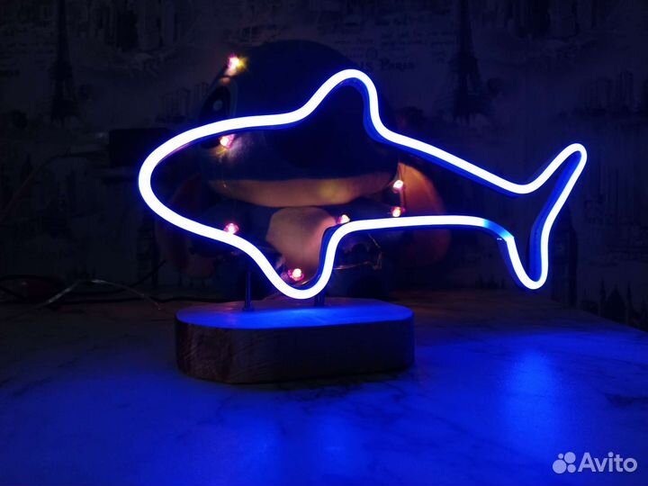 Неоновая вывеска готовая акула