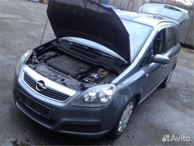 Разбор на запчасти Opel Zafira B 2005-2012