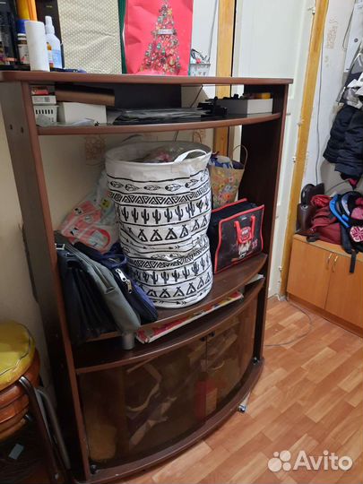 Тумба под телевизор угловая