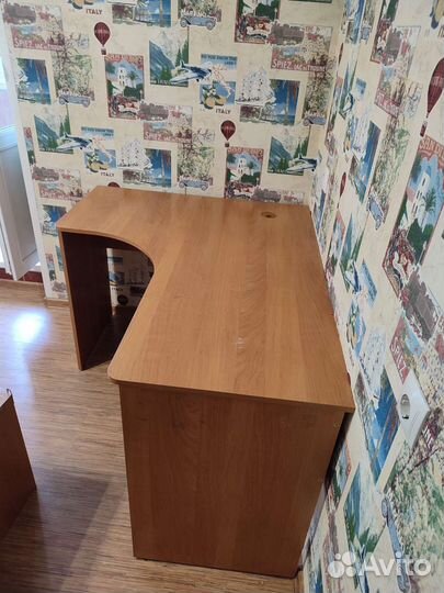 Компьютерный стол