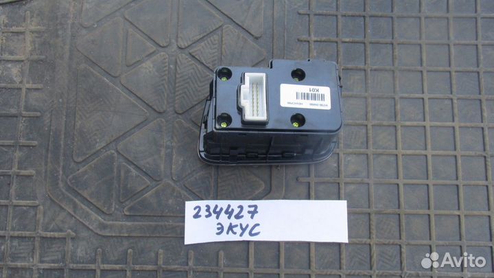 Блок кнопок управления (Hyundai Equus)