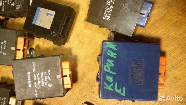 Блоки. Реле на Тойота карина. авенсис