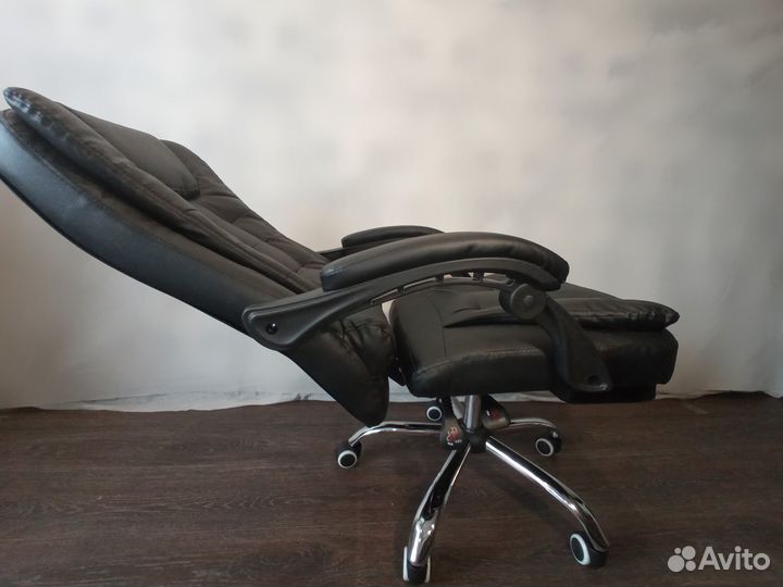 Компьютерное кресло из эко кожи с вибромассажем