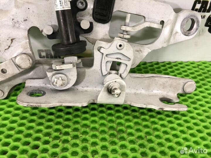 Петля капота правая R BMW 5