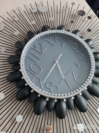 Зеркало солнце. Часы