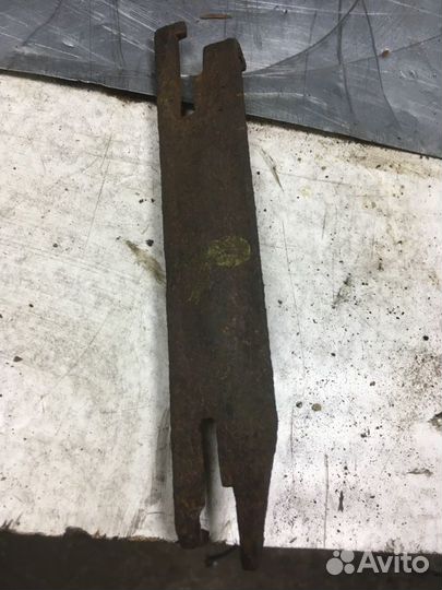 Планка разводки колодок правая