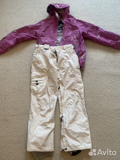Сноубордический костюм женский