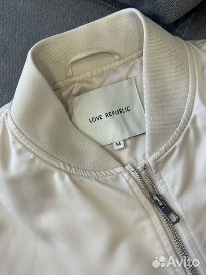 Бомбер женский love republic