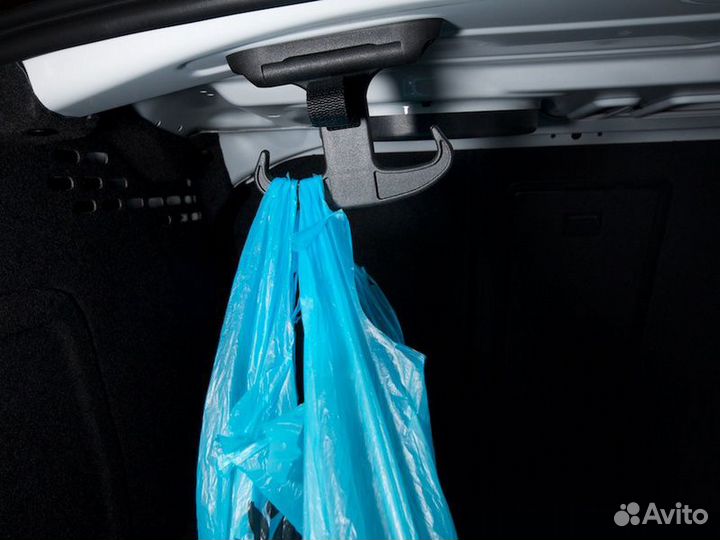 Полезная вещь - удобный крюк в багажник для сумок