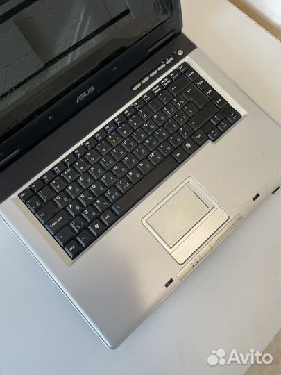 Ноутбук asus