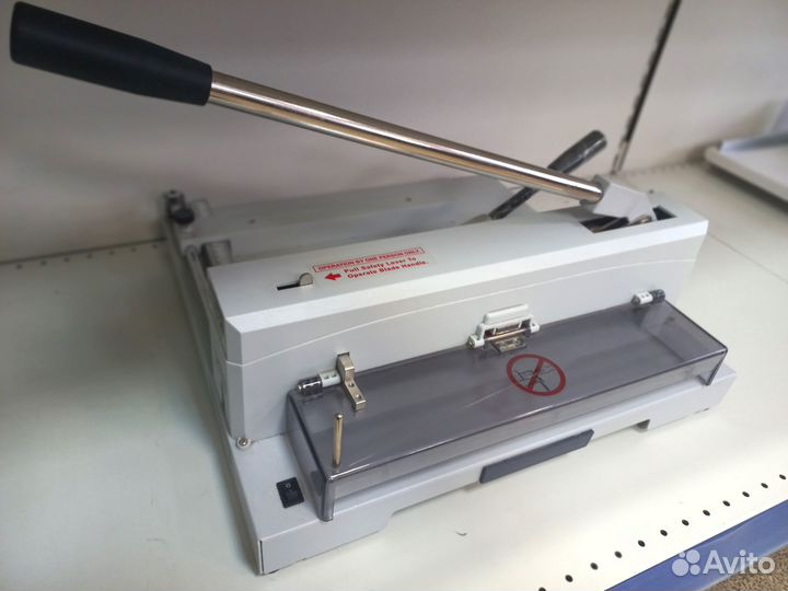 Резак для бумаги гильотинного типа KW-triO 3943