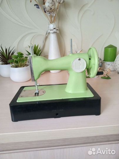 Детская швейная машинка