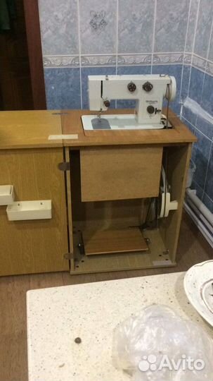 Швейная машина Чайка