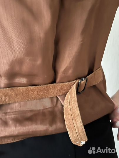 Жилет костюмный