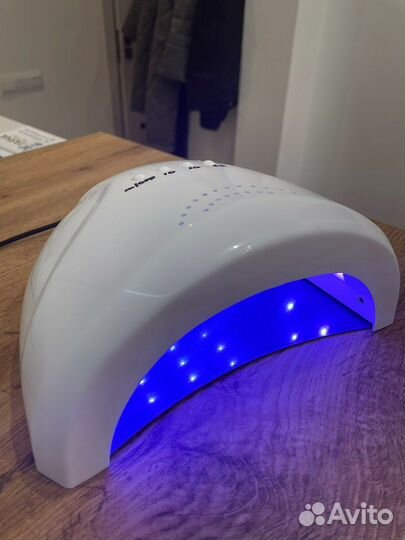 Лампа для сушки ногтей