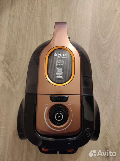 Пылесос Vitek VT 8117-BK