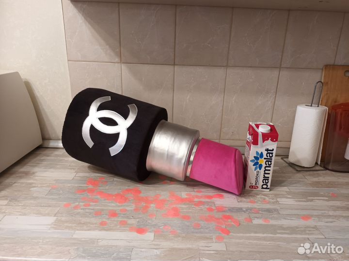 Помада гигант