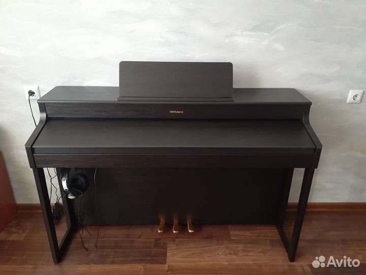 Цифровое пианино roland