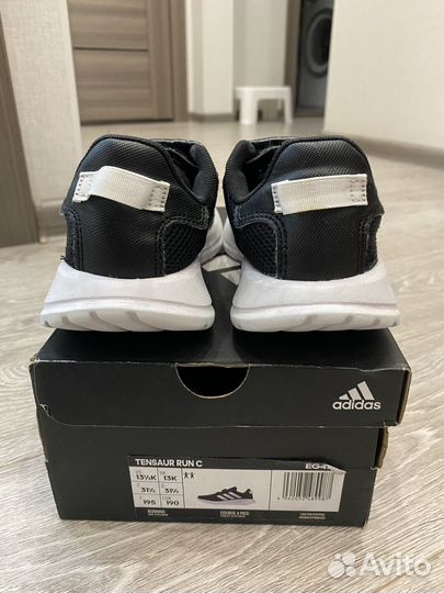 Кроссовки adidas размер 31