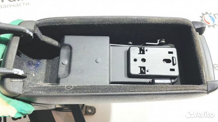 Подлокотник Audi A6 C5 2.4 ARJ 1999