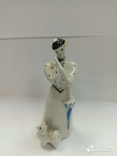 Статуэтка фарфоровая. 